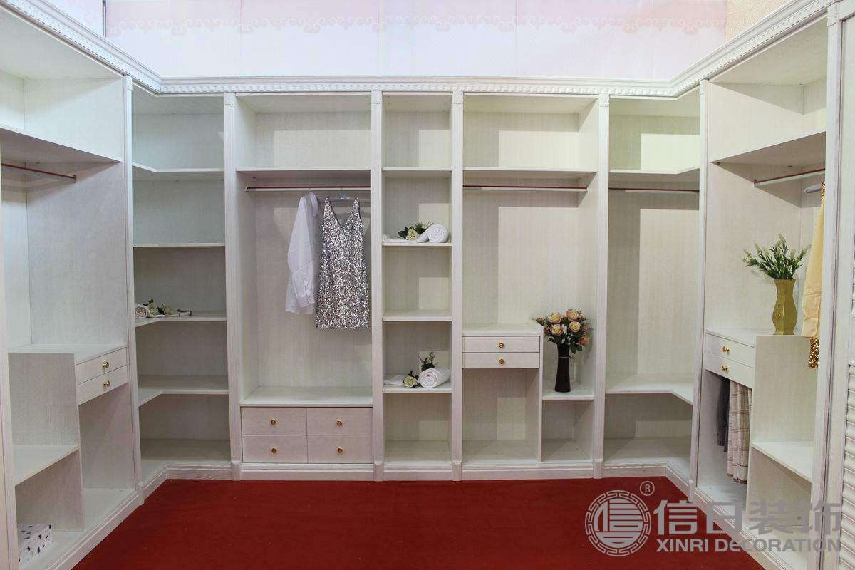 家用定制衣柜好还是整体衣柜好？价格分别怎么算？
